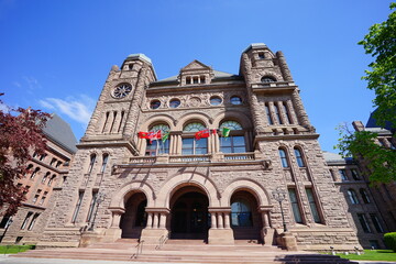 Fototapeta premium University of Toronto Campus building in spring