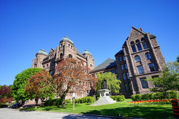 Fototapeta na wymiar University of Toronto Campus spring landscape