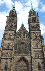 Fototapeta na wymiar Beautiful Church of St. Lorenz in Nuremberg Germany