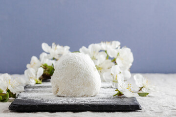 Preparation of Japanese mochi from rice dough