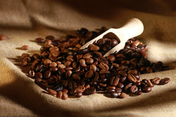 coffee beans , scattered , horizontal