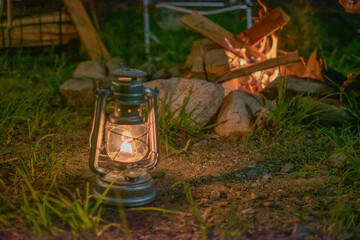 たき火とランタン