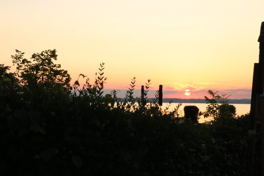 Sonnenaufgang am Chiemsee © Erika