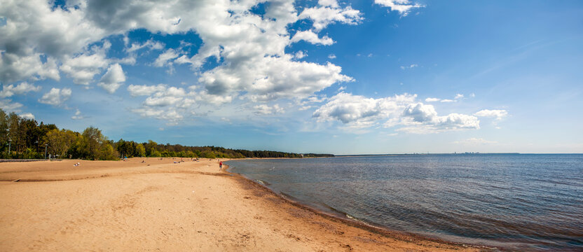 The coast of the Gulf of Finland in the area of Primorsky highway. Beach "Wonderful". The village of Repino. The resort area, St. Petersburg. Russia