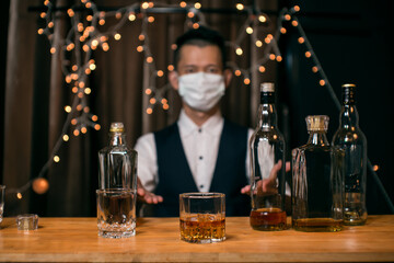 Culprit robbery bar have Waitress pour the liquor to drink