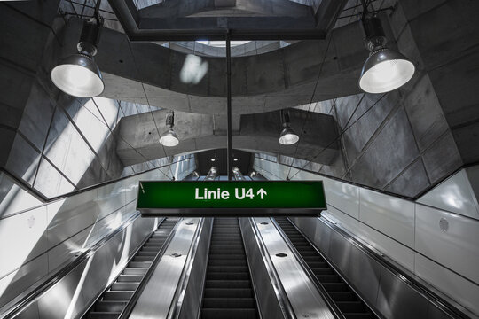 Vienna, Austria: Schottenring U2 and U4 tube station