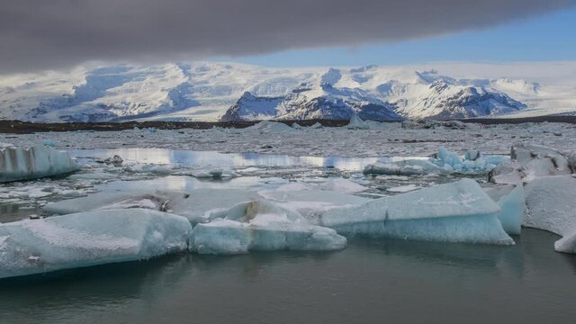 Icebergs at Jökulsárlón Glacier Lagoon, ICELAND