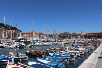 Le port de plaisance de Nice le long de la mer méditerranée, nommé port Lympia, ville de Nice,...