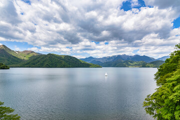 Fototapeta premium 中禅寺湖（栃木県日光市）
