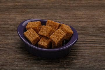 Cane sugar cubs in the bowl