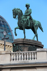 Obraz premium equestrian statue in vienna (austria)