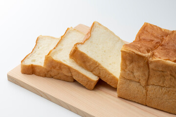 食パンをスライスする