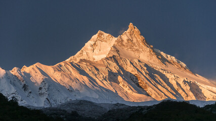 Fototapeta premium Sunrise at Manaslu mountain (8,163 m), Manaslu Himal, Nepal Himalayas, Nepal