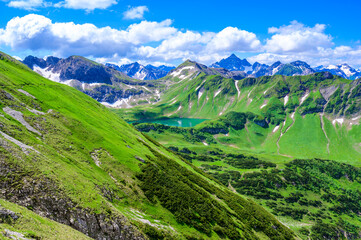 Fototapeta na wymiar Lake Schrecksee - A beautiful turquoise alpine lake in the Allgaeu alps near Hinterstein, hiking destination in Bavaria, Germany