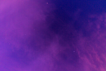 farbenfroher Nachthimmel mit Sternen