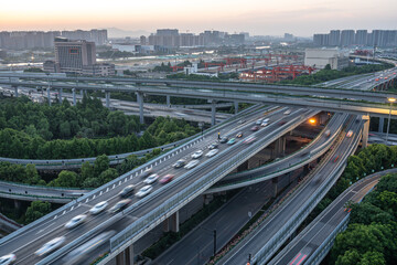 Obraz premium traffic on highway