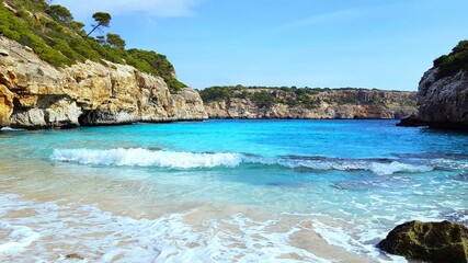 Fototapeta na wymiar tropical beach with turquoise waters