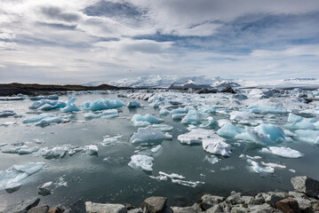 Jökulsárlón Glacier Lagoon and the Diamond Beach
Located in Vatnajokull National Park in the south of Iceland