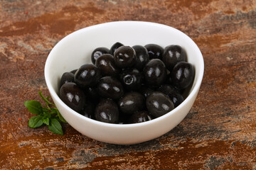 Black olives in the bowl