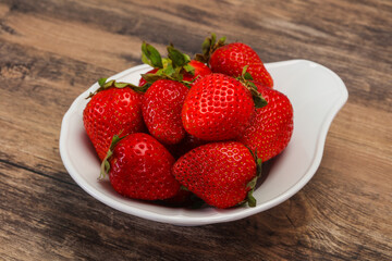 Sweet strawberry in the bowl