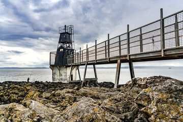 Fototapeta na wymiar Portishead pier looking over to Wales
