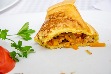 Vegetable stuffed pastry / bread