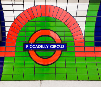 London, UK: Picadilly Circus Tube Station Sign