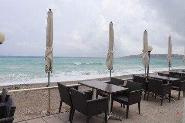 La plage de Menton, le long de la mer Méditerranée sur la côte d'Azur, ville de Menton, département des Alpes Maritimes, France