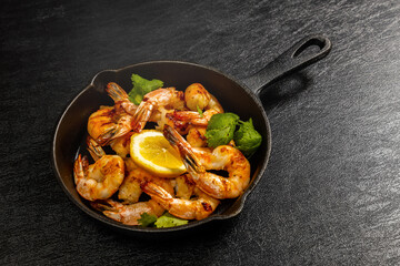 えびのアヒージョ (ajillo)Shrimp with garlic and olive oil
