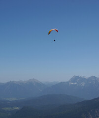 Fototapeta na wymiar Gleitschirm Alpen