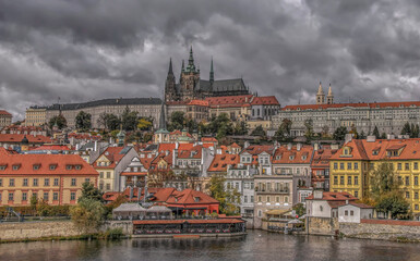 Obraz premium View of Prague and Prague Castle from Vltavas River no people overcast sky
