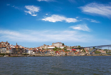 Fototapeta na wymiar Porto from the Duoro river