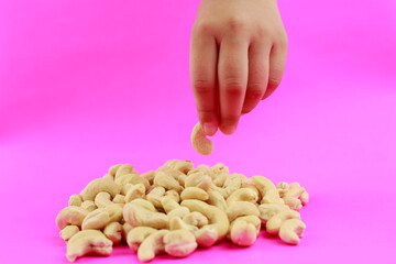pick the cashew
