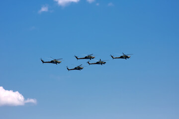 Fototapeta na wymiar 06/24/2020. Moscow Russian Federation. Military aircraft fly to victory parade