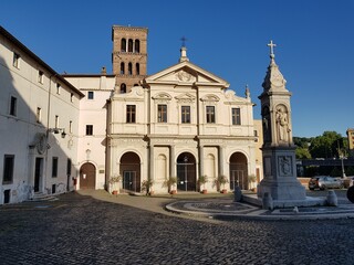 Fototapeta na wymiar Roma Chiesa San Bartolomeo all'isola