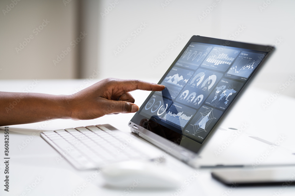 Poster african advisor using kpi dashboard