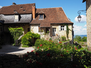 Fototapeta na wymiar maison traditionnelle dans un village - Limousin France