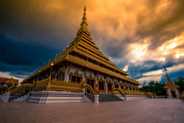 Background of the major tourist attractions in Khon Kaen (Phra Mahathat Kaen Nakhon) is a large...