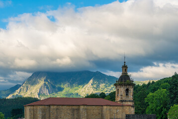 Fototapeta premium scene of a light moment on Anboto mountain from the church of Berriz