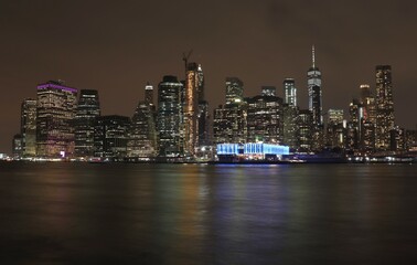 Fototapeta na wymiar New York skyline by night