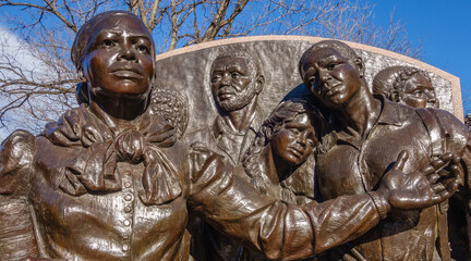 statue of Harriet Tubman