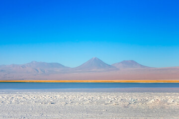 Cejar lagoon and Licancabur volcano in Atacama, Chile. © marabelo