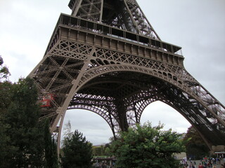 Fototapeta na wymiar La Tour Eiffel, Paris, 2011 (3)