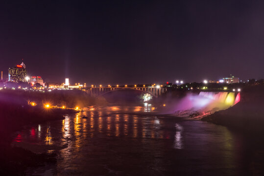 Niagra Falls At Night