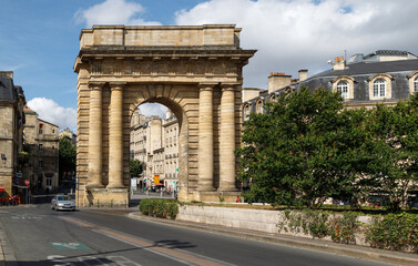 Fototapeta na wymiar Bordeaux, France. Gate Porte d'Aquitaine arch on the Place de la Victoire: entrance to the city.