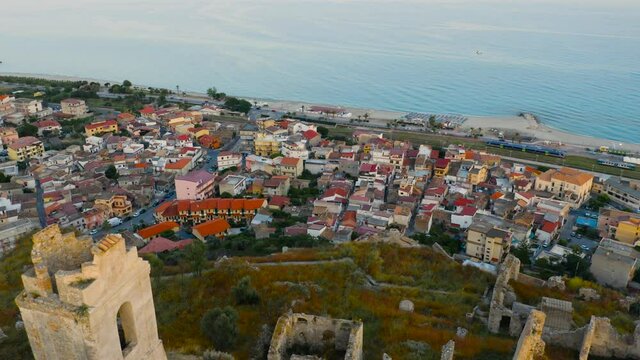 Comune italiano di Roccella Jonica o Ionica in Calabria
