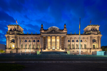 Fototapeta na wymiar berlin reichstag at night