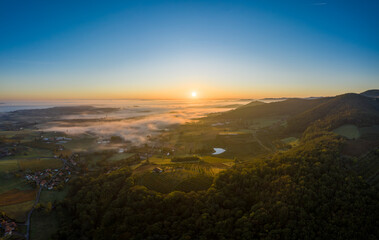 Lever de soleil dans le Beaujolais