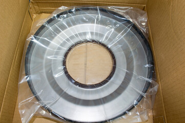 The gearbox oil seal is in a cardboard box