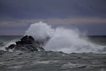 Fototapeta na wymiar Moody seascape in a stormy afternoon